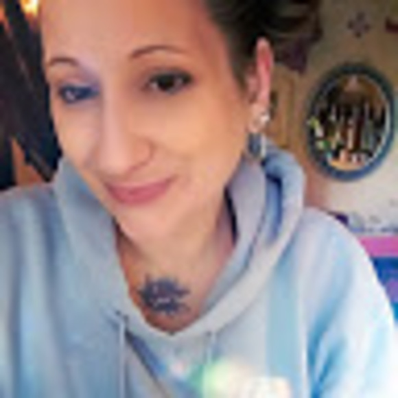 Meet your Posher, Angela - Picture 1 of 1